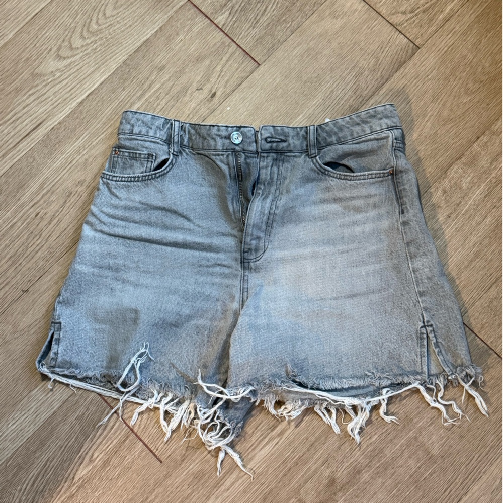 Zara Gray Distressed Denim Shorts